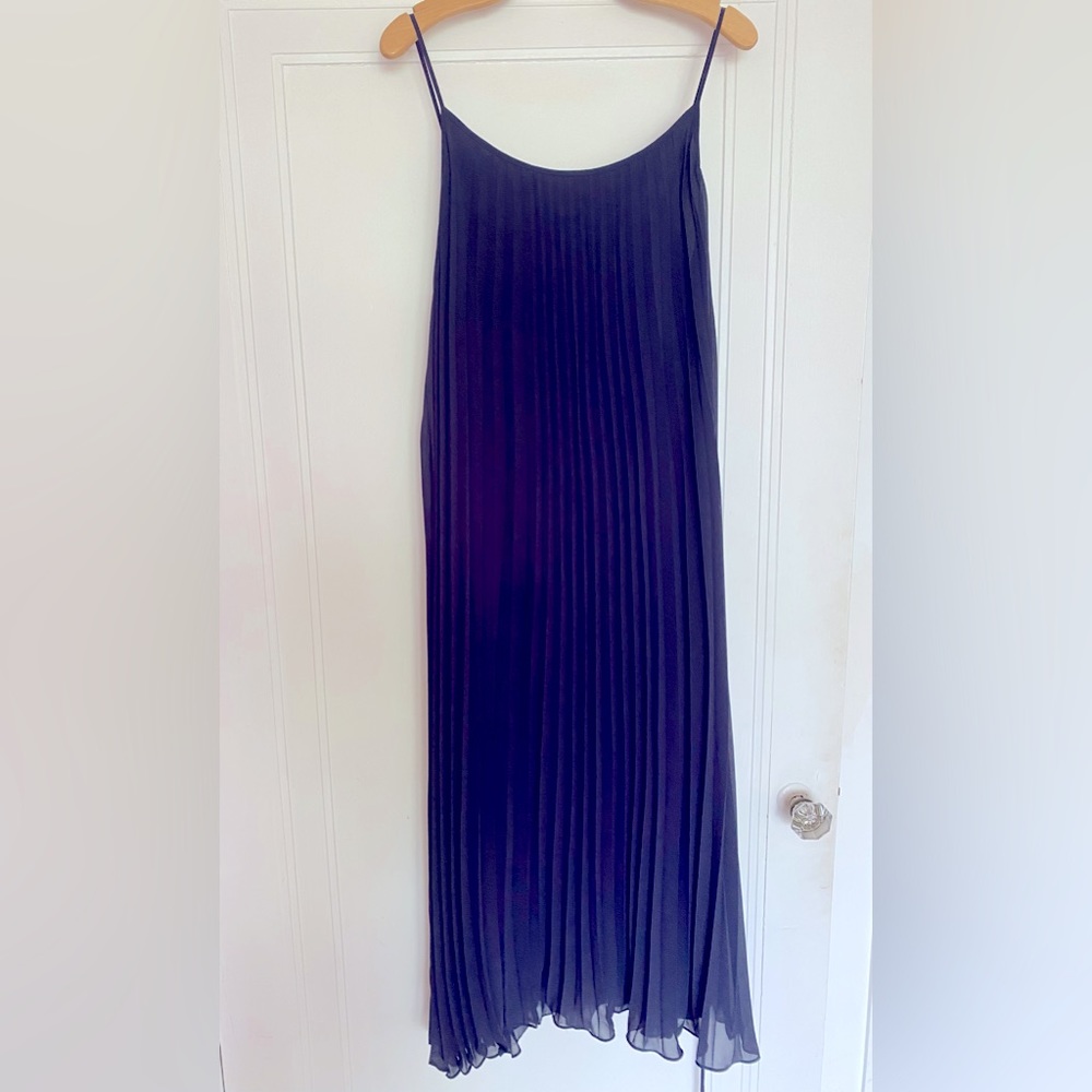 H&M flowy navy dress, size medium